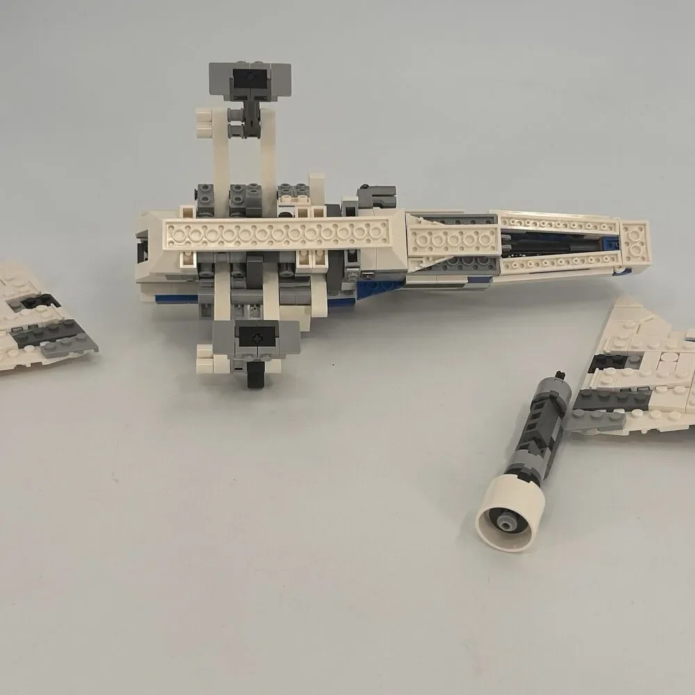 LEGO Star Wars New Republic E-Wing 75364 Incomplete Set Pre-Owned